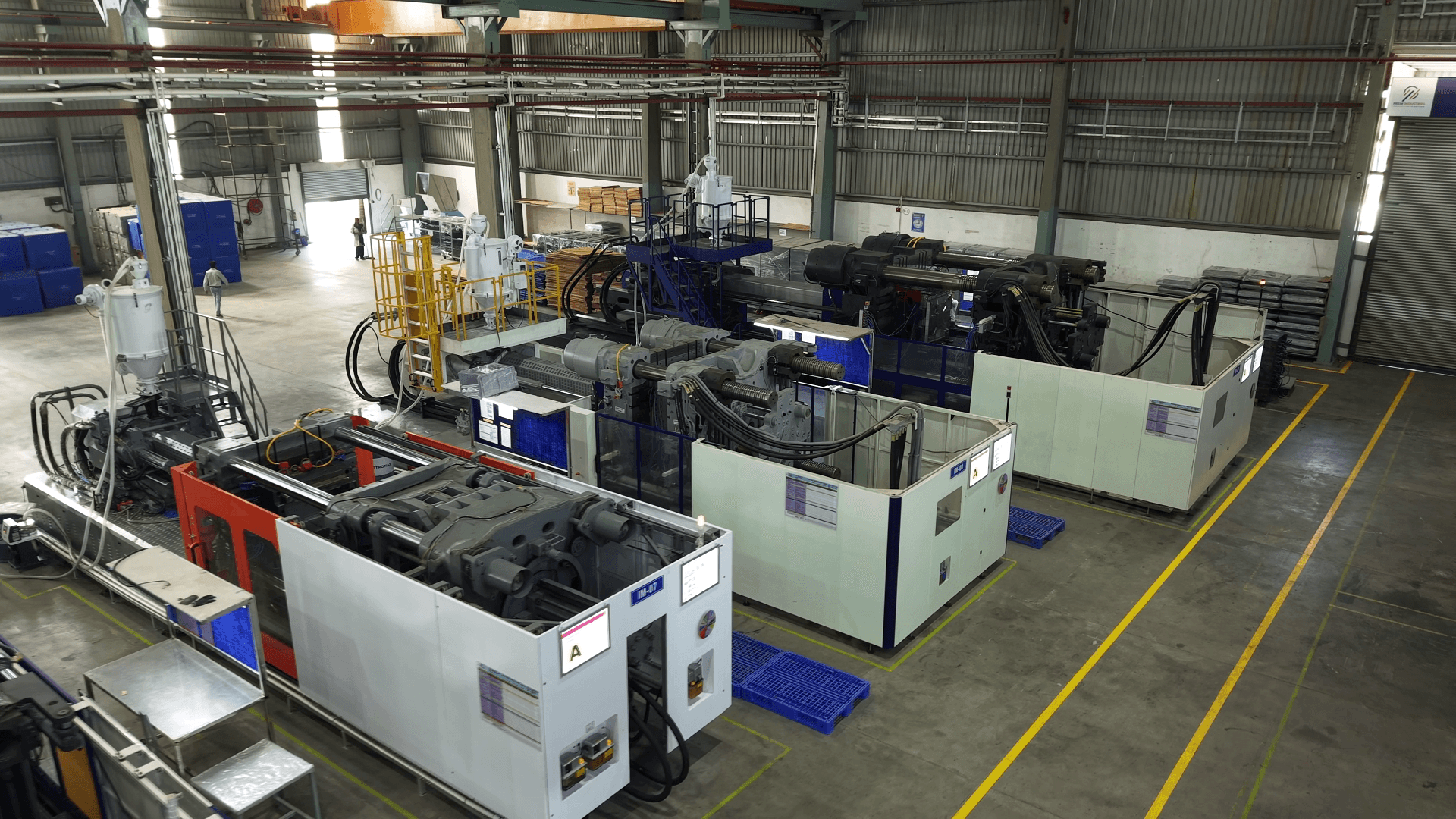 Plastic injection-moulding machines on the Pixelplast production floor