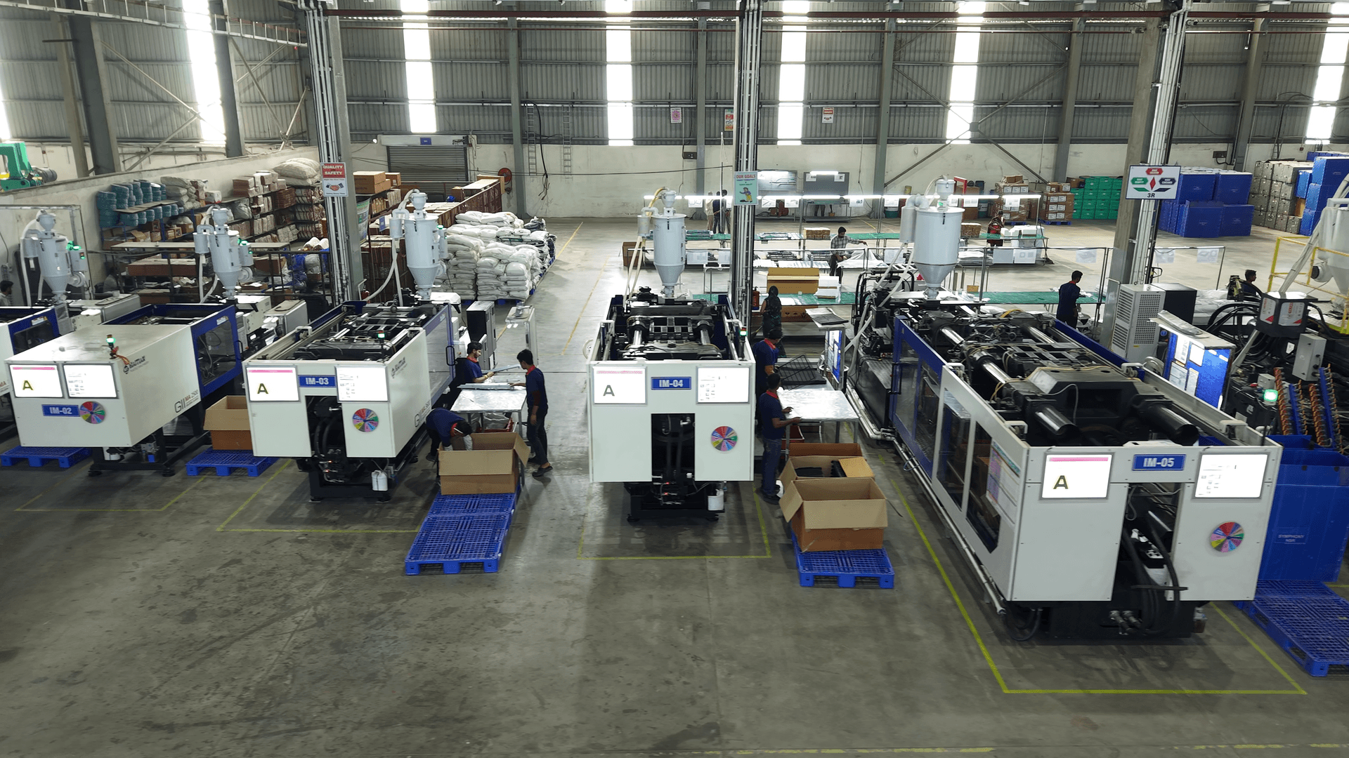 Pixelplast modern injection moulding production plant